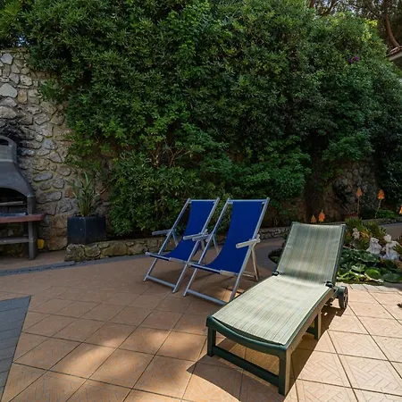 Da 4 Fino A 5 Persone Giardino *