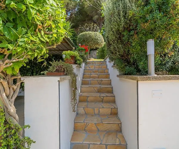 Da 4 Fino A 5 Persone Giardino *